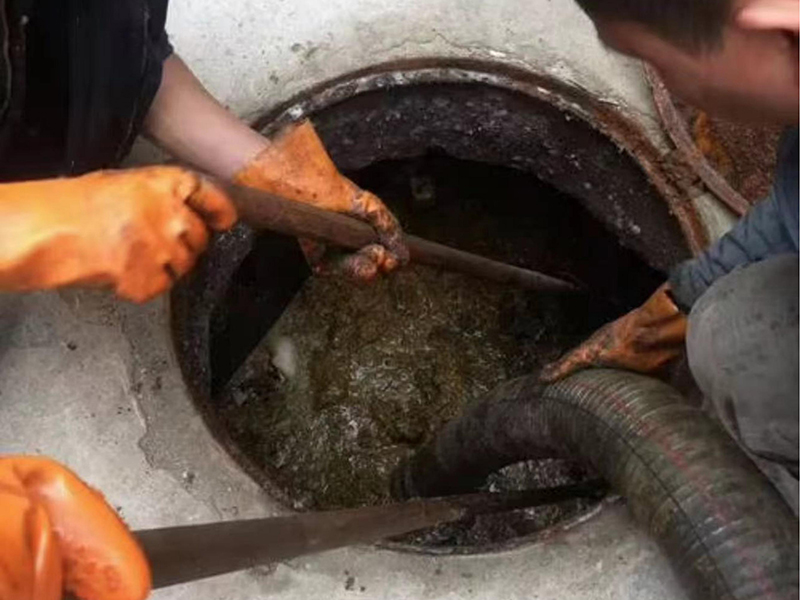 南海清理化粪池时如何避免沼气的危害?